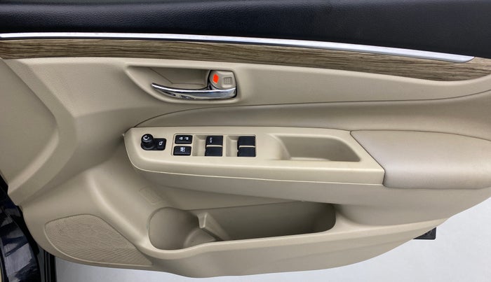 2019 Maruti Ciaz ALPHA 1.5 MT VTVT SHVS, Petrol, Manual, 39,980 km, Driver Side Door Panels Control