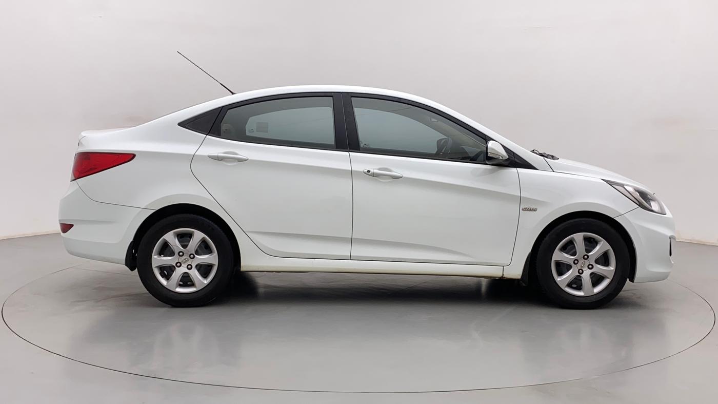 2011 Hyundai Verna FLUIDIC 1.6 CRDI EX, Diesel, Manual, 1,32,879 km, Right Side View