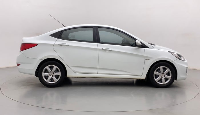 2011 Hyundai Verna FLUIDIC 1.6 CRDI EX, Diesel, Manual, 1,32,879 km, Right Side View
