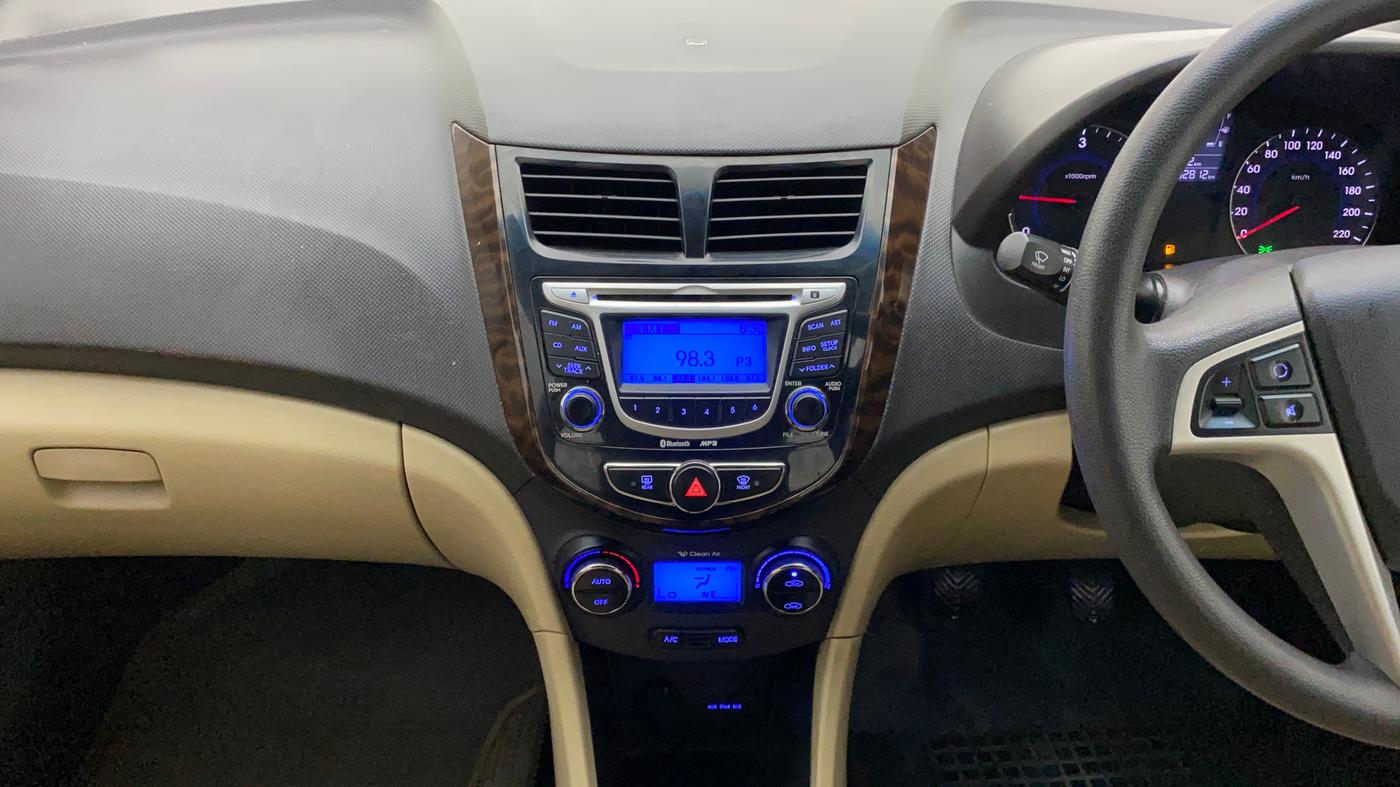 2011 Hyundai Verna FLUIDIC 1.6 CRDI EX, Diesel, Manual, 1,32,879 km, Air Conditioner