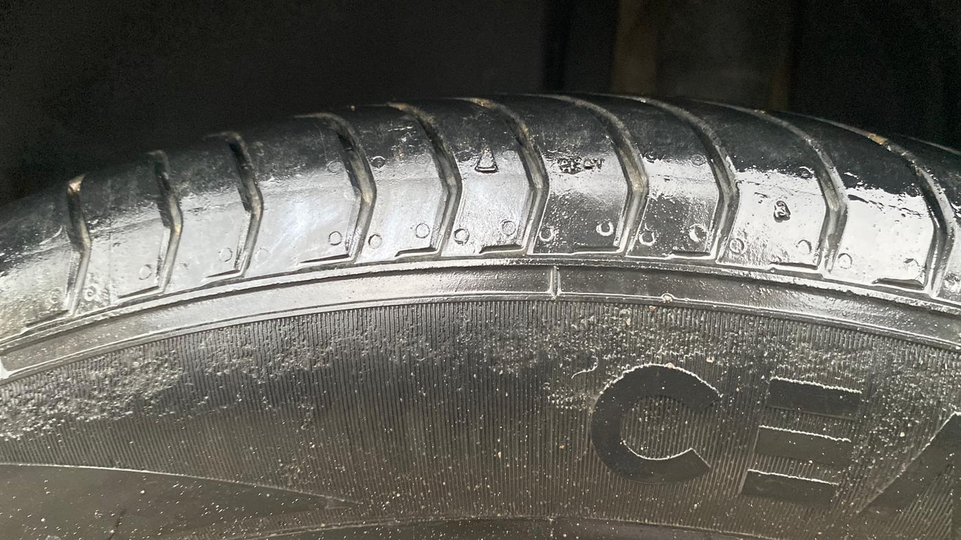 2022 Skoda KUSHAQ STYLE 1.0L TSI AT, Petrol, Automatic, 15,245 km, Left Rear Tyre Tread