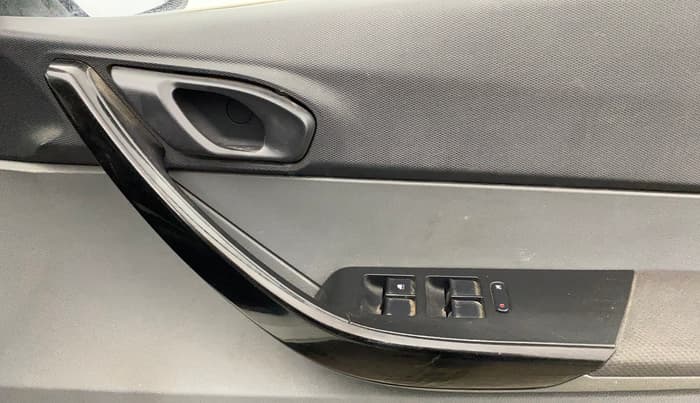 2018 Tata TIGOR XT PETROL, Petrol, Manual, 31,625 km, Driver Side Door Panels Control