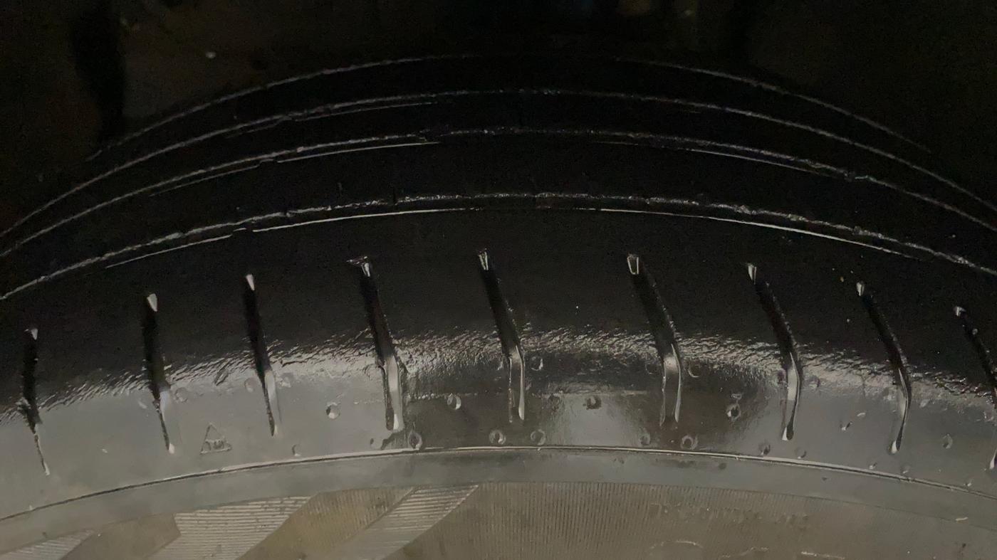 2019 Nissan Kicks XL 1.5, Petrol, Manual, 74,700 km, Left Front Tyre Tread