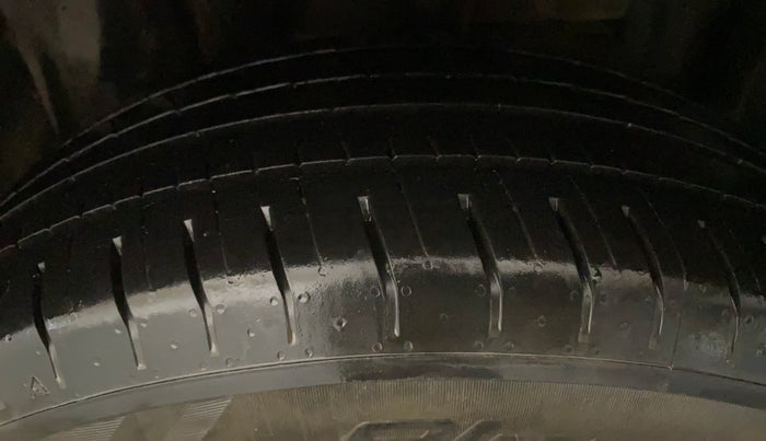 2019 Nissan Kicks XL 1.5, Petrol, Manual, 74,606 km, Left Rear Tyre Tread
