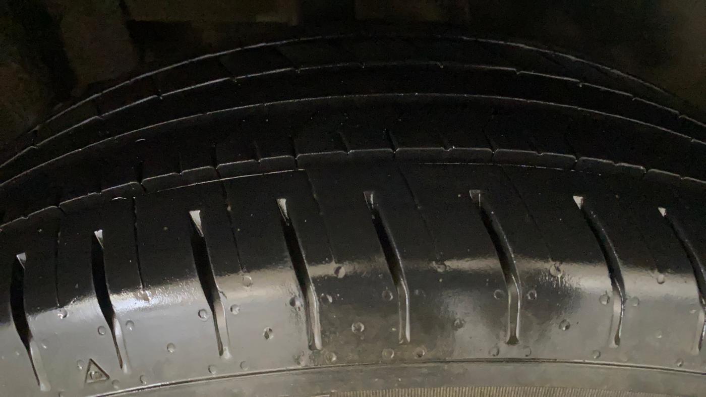 2019 Nissan Kicks XL 1.5, Petrol, Manual, 74,700 km, Right Rear Tyre Tread