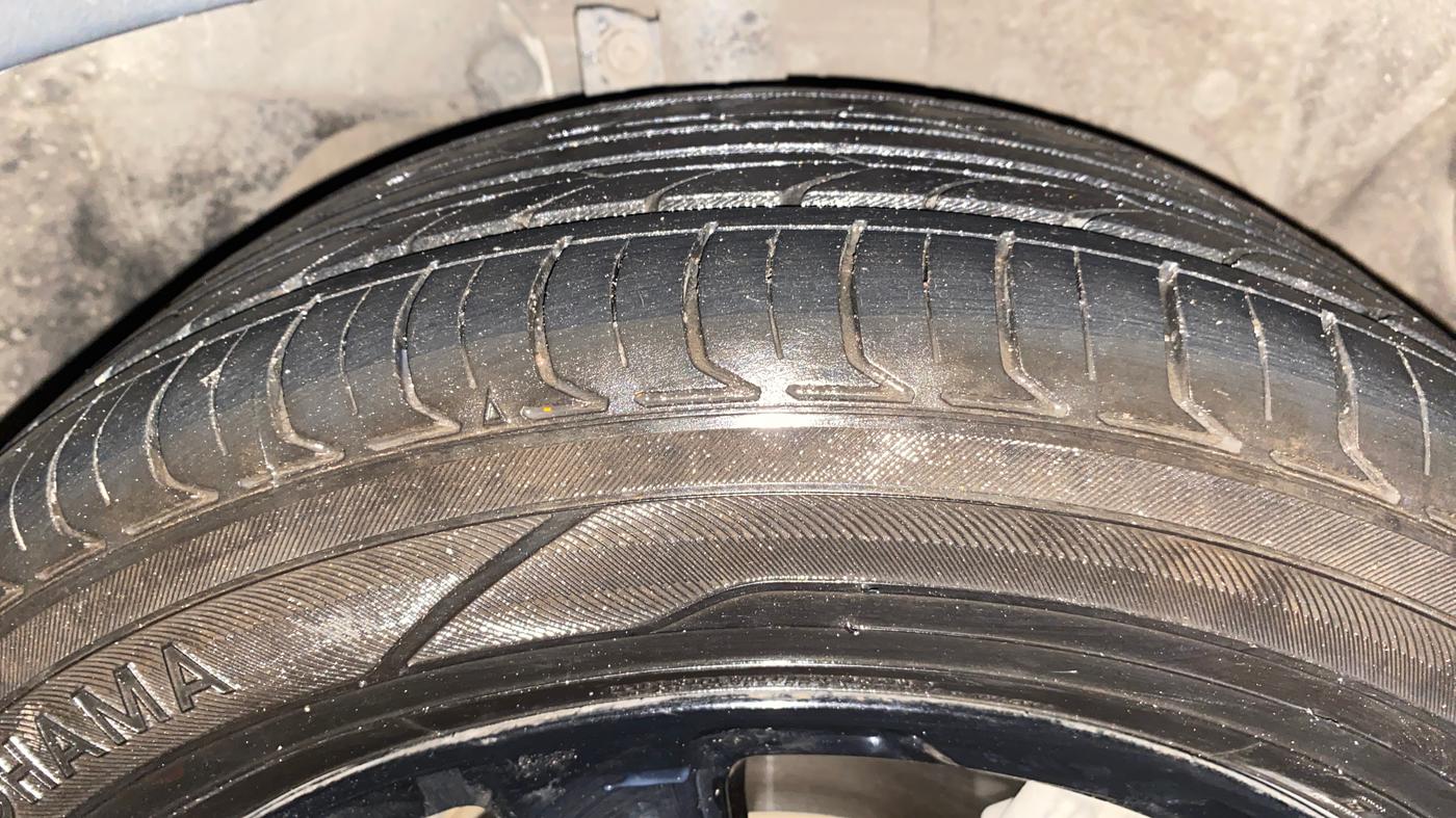 2021 Ford FREESTYLE FLAIR EDITION 1.2 PETROL, Petrol, Manual, 1,13,920 km, Right Front Tyre Tread