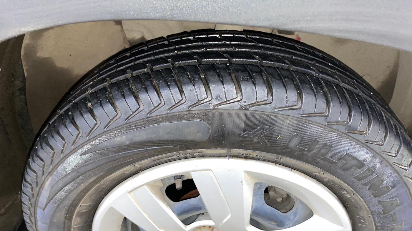 2018 Renault Kwid RXT 1.0 AMT (O), Petrol, Automatic, 9,917 km, Right Front Tyre Tread