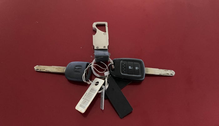 2018 Honda Amaze 1.2L I-VTEC S, Petrol, Manual, 40,140 km, Key Close Up