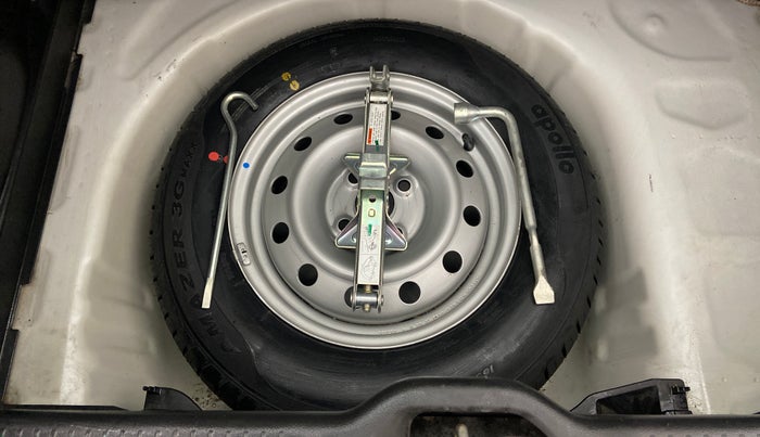 2019 Maruti Swift LXI, Petrol, Manual, 18,904 km, Spare Tyre