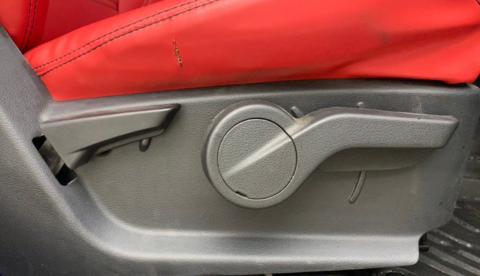 2023 Mahindra Thar LX D HT 2WD MT, Diesel, Manual, 43,367 km, Driver Side Adjustment Panel