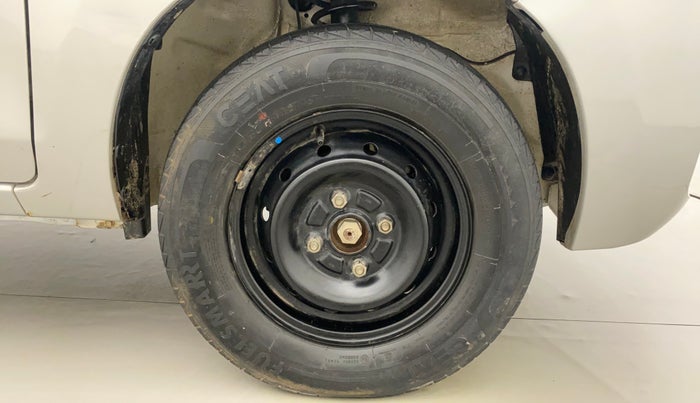 2020 Maruti Alto LXI O, Petrol, Manual, 45,273 km, Right Front Wheel