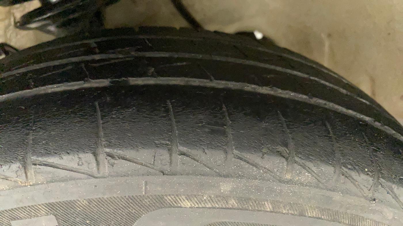 2020 Maruti Alto LXI O, Petrol, Manual, 45,273 km, Left Front Tyre Tread