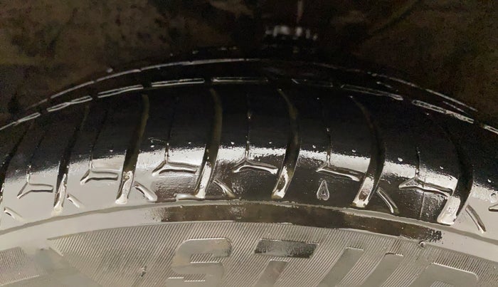 2014 Hyundai Verna FLUIDIC 1.6 VTVT SX, Petrol, Manual, 58,751 km, Left Front Tyre Tread