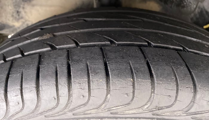 2012 Toyota Etios Liva TRD SPORTIVO DIESEL, Diesel, Manual, 30,513 km, Right Rear Tyre Tread