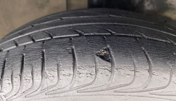 2012 Toyota Etios Liva TRD SPORTIVO DIESEL, Diesel, Manual, 30,513 km, Right Front Tyre Tread