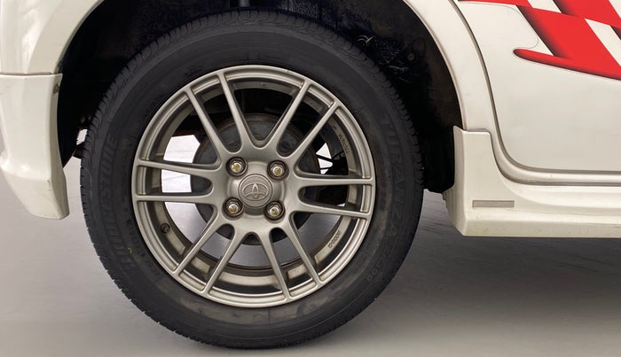 2012 Toyota Etios Liva TRD SPORTIVO DIESEL, Diesel, Manual, 30,513 km, Right Rear Wheel