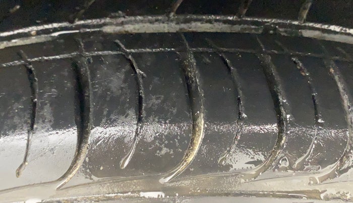 2020 KIA SELTOS HTK PLUS 1.5, Petrol, Manual, 26,079 km, Right Front Tyre Tread