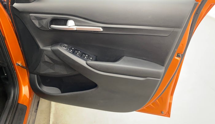 2020 KIA SELTOS HTK PLUS 1.5, Petrol, Manual, 26,079 km, Driver Side Door Panels Control