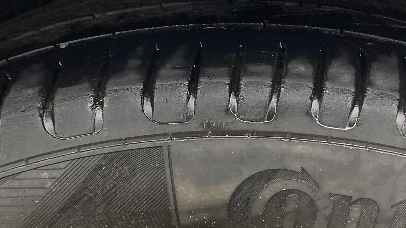 2021 Volkswagen Polo COMFORTLINE 1.0L TSI AT, Petrol, Automatic, 78,806 km, Left Rear Tyre Tread
