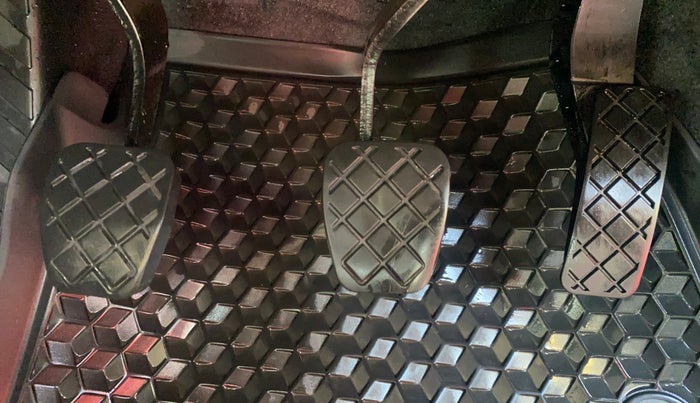 2021 Skoda KUSHAQ STYLE 1.0L TSI MT, Petrol, Manual, 57,767 km, Pedals