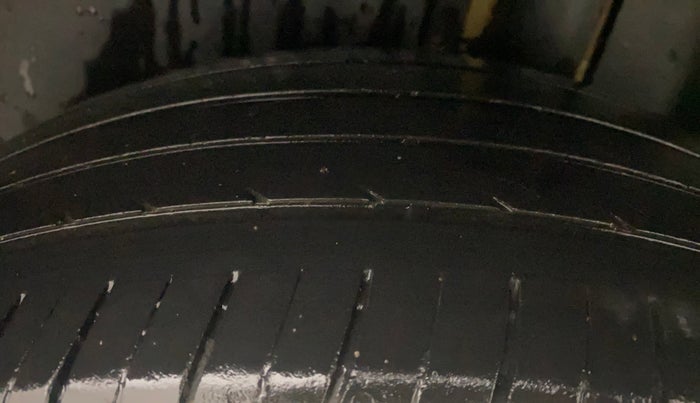 2021 Skoda KUSHAQ STYLE 1.0L TSI MT, Petrol, Manual, 57,767 km, Left Rear Tyre Tread