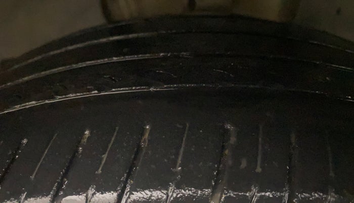 2021 Skoda KUSHAQ STYLE 1.0L TSI MT, Petrol, Manual, 57,767 km, Right Front Tyre Tread