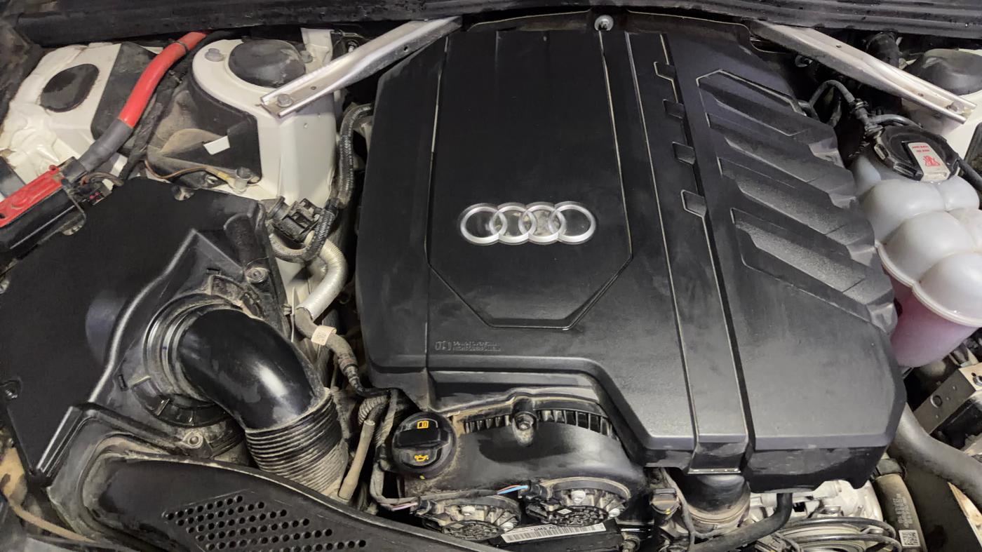 2024 Audi A4 40 TFSI Premium, Petrol, Automatic, 15,636 km, Engine View - Right