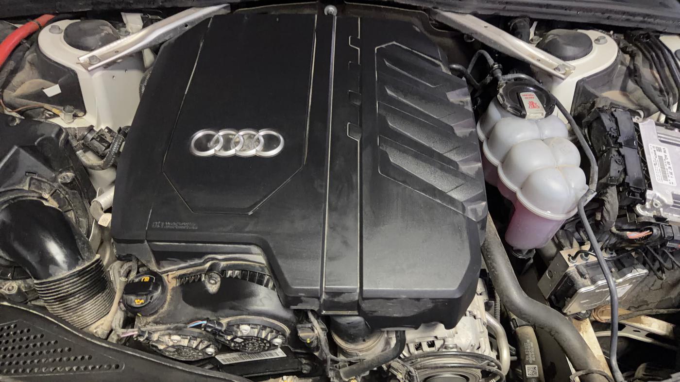 2024 Audi A4 40 TFSI Premium, Petrol, Automatic, 15,636 km, Engine View