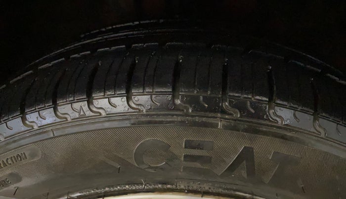 2019 Toyota Etios Liva V DUAL TONE, Petrol, Manual, 84,883 km, Right Front Tyre Tread