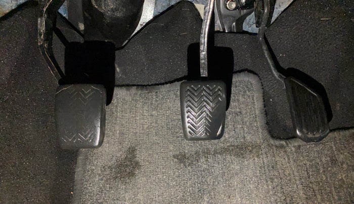 2019 Toyota Etios Liva V DUAL TONE, Petrol, Manual, 84,883 km, Pedals