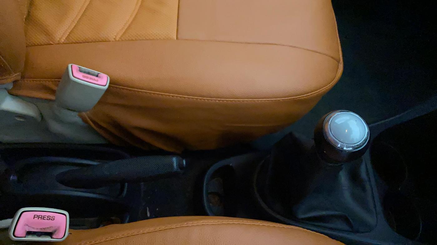 2019 Toyota Etios Liva V DUAL TONE, Petrol, Manual, 86,105 km, Gear Lever