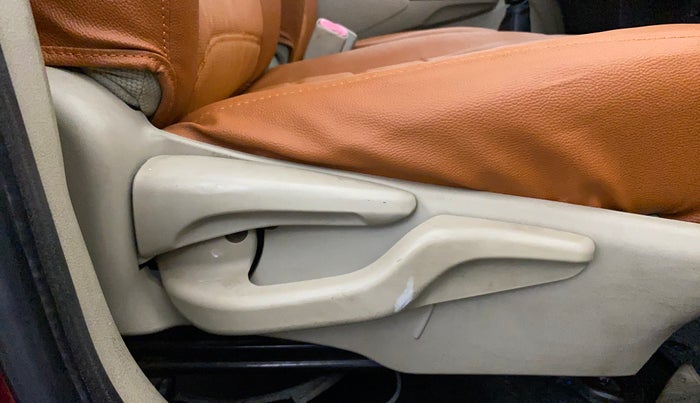 2019 Toyota Etios Liva V DUAL TONE, Petrol, Manual, 84,883 km, Driver Side Adjustment Panel