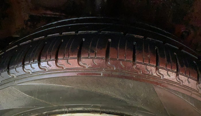 2019 Toyota Etios Liva V DUAL TONE, Petrol, Manual, 84,883 km, Right Rear Tyre Tread