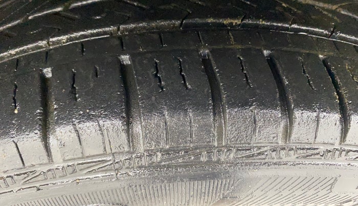 2018 Hyundai Grand i10 SPORTZ (O) AT 1.2 KAPPA VTVT, Petrol, Automatic, 20,824 km, Left Front Tyre Tread