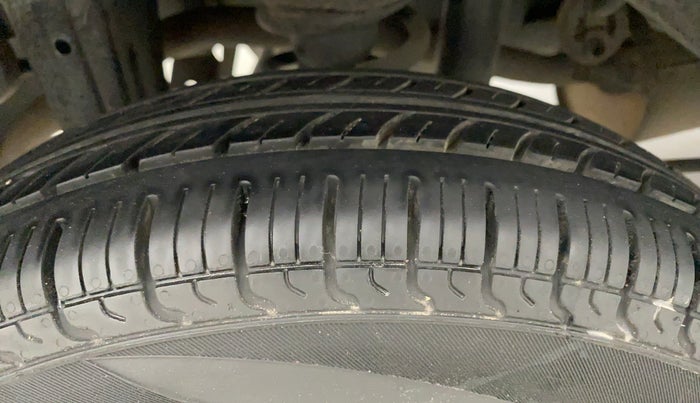 2017 Maruti Alto 800 LXI CNG, CNG, Manual, 65,751 km, Right Rear Tyre Tread