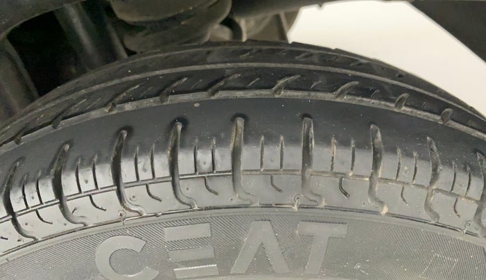 2017 Maruti Alto 800 LXI CNG, CNG, Manual, 65,751 km, Left Rear Tyre Tread