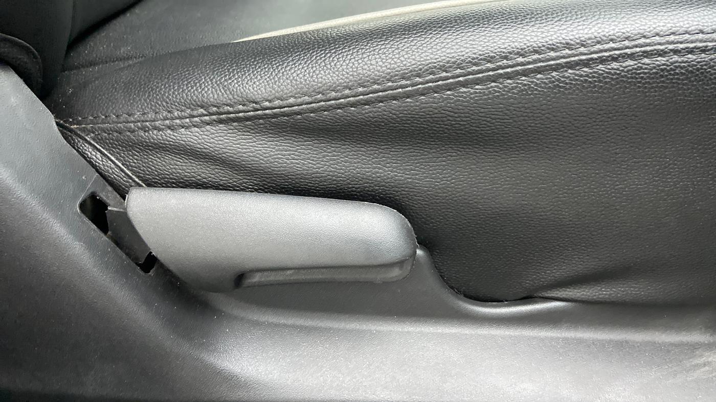 2021 Maruti S Cross SIGMA 1.5, Petrol, Manual, 9,769 km, Driver Side Adjustment Panel