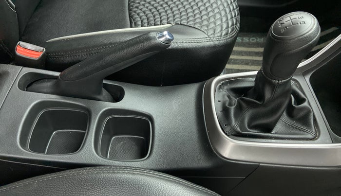 2021 Maruti S Cross SIGMA 1.5, Petrol, Manual, 9,769 km, Gear Lever