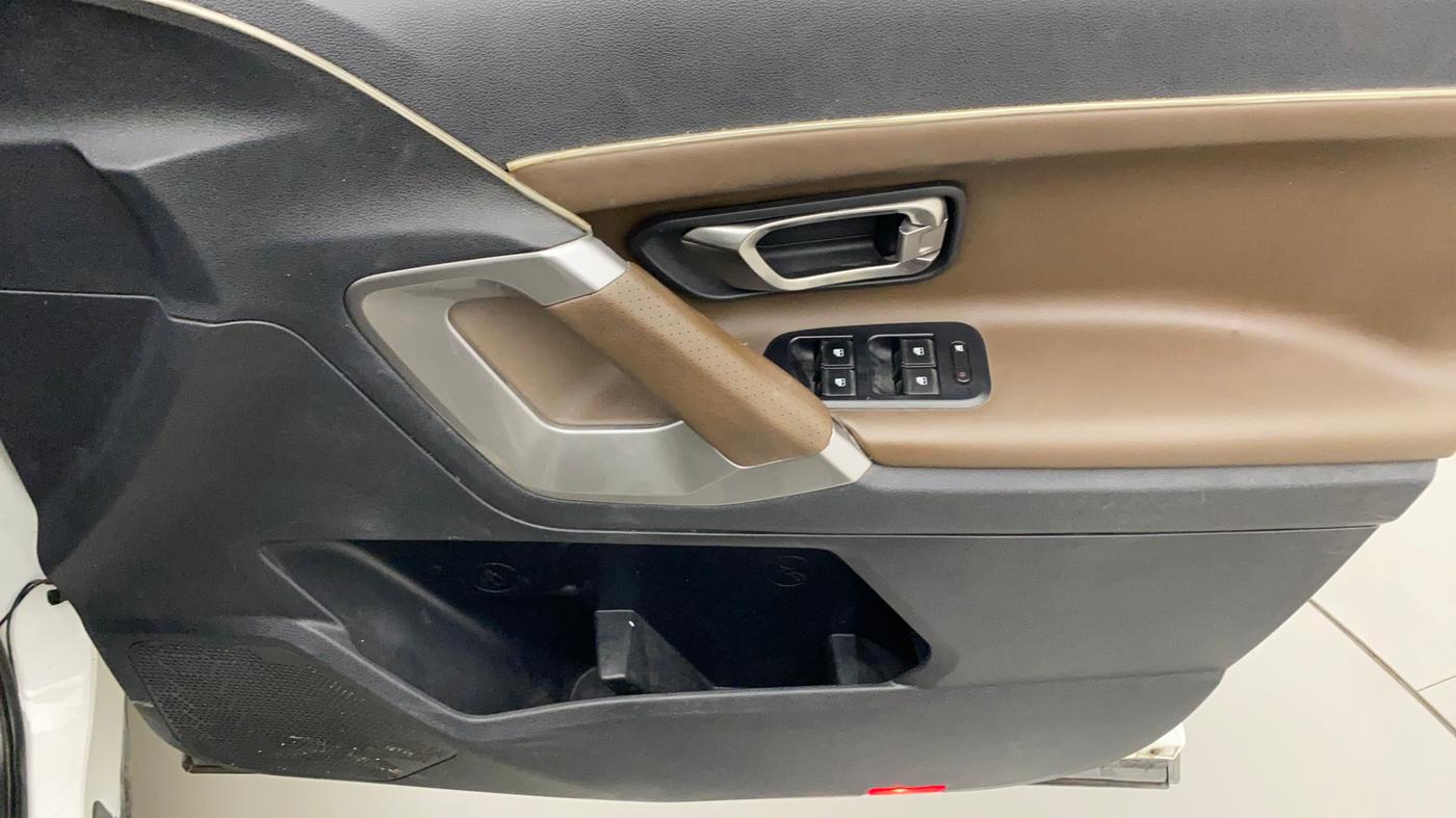 2019 Tata Harrier XZ 2.0L, Diesel, Manual, 74,474 km, Driver Side Door Panels Control
