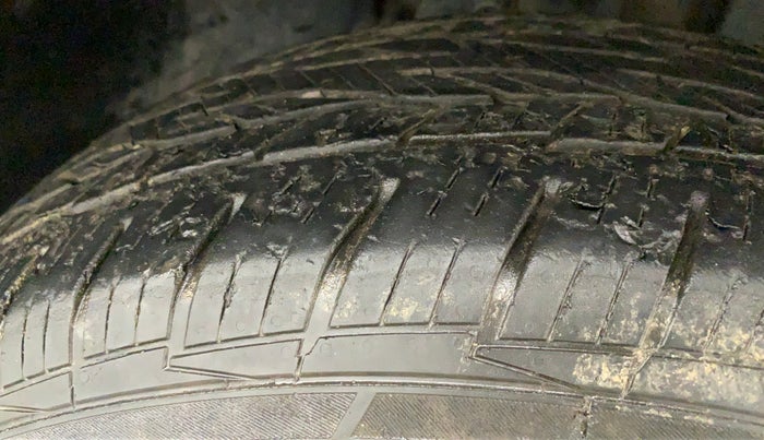 2019 Tata Harrier XZ 2.0L, Diesel, Manual, 74,474 km, Right Front Tyre Tread
