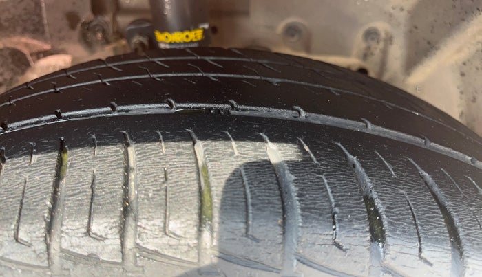 2017 Ford Ecosport TITANIUM 1.5L DIESEL, Diesel, Manual, 1,29,287 km, Right Front Tyre Tread