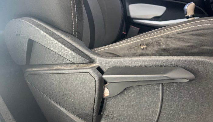 2017 Ford Ecosport TITANIUM 1.5L DIESEL, Diesel, Manual, 1,29,287 km, Driver Side Adjustment Panel