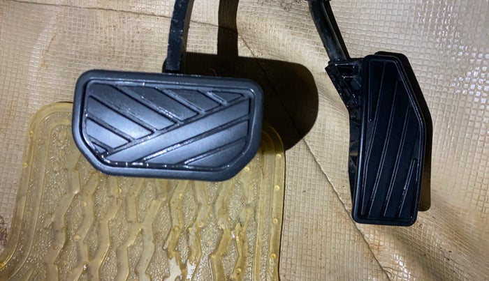 2018 Maruti Dzire VXI AMT, Petrol, Automatic, 36,144 km, Pedals