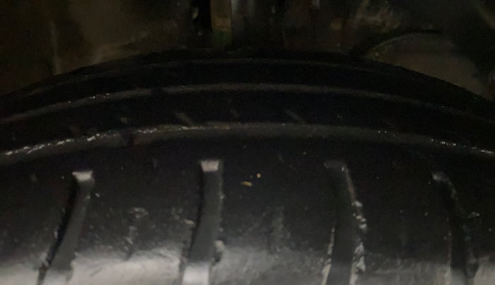 2018 Maruti Dzire VXI AMT, Petrol, Automatic, 36,144 km, Right Front Tyre Tread