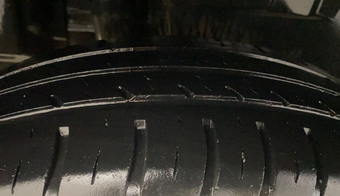 2018 Maruti Dzire VXI AMT, Petrol, Automatic, 36,144 km, Right Rear Tyre Tread