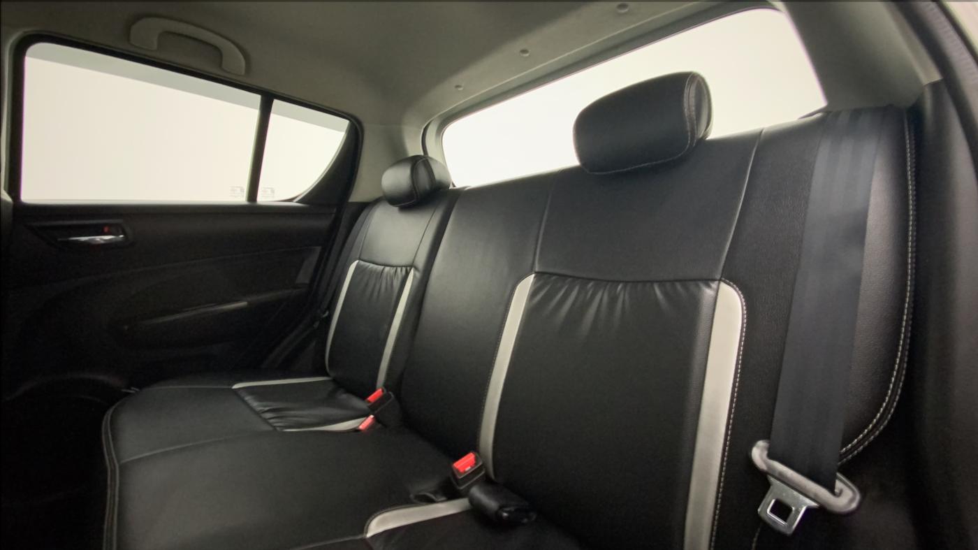 2016 Maruti Swift VXI O, Petrol, Manual, 52,783 km, Right Side Rear Door Cabin