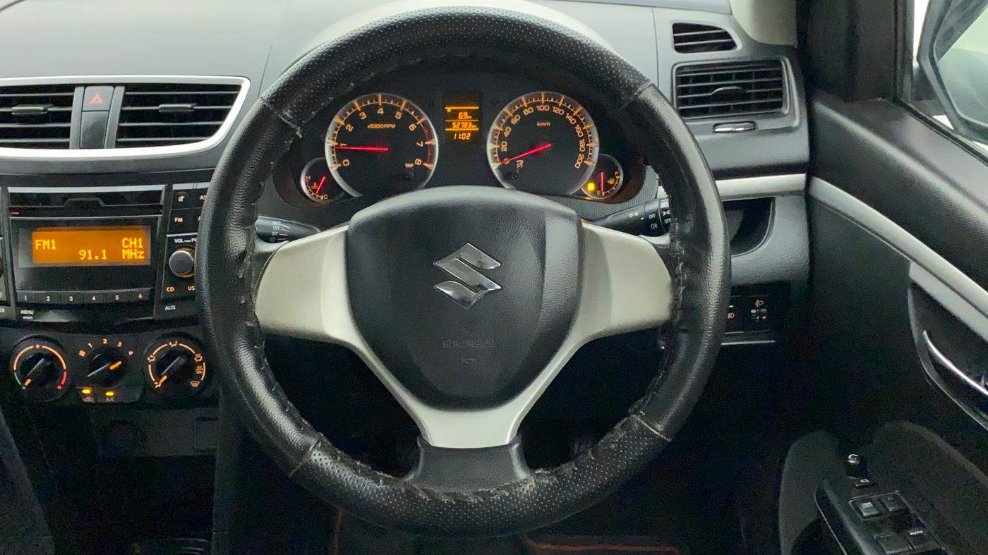 2016 Maruti Swift VXI O, Petrol, Manual, 52,783 km, Steering Wheel Close Up
