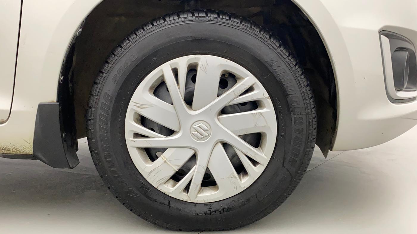 2016 Maruti Swift VXI O, Petrol, Manual, 52,783 km, Right Front Wheel
