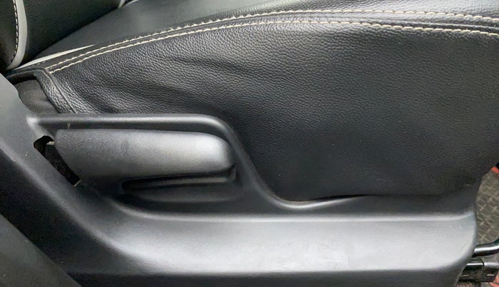 2016 Maruti Swift VXI O, Petrol, Manual, 52,783 km, Driver Side Adjustment Panel