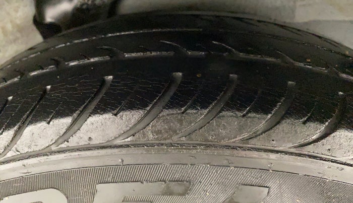 2012 Hyundai i10 SPORTZ 1.2 KAPPA2, Petrol, Manual, 31,990 km, Left Rear Tyre Tread